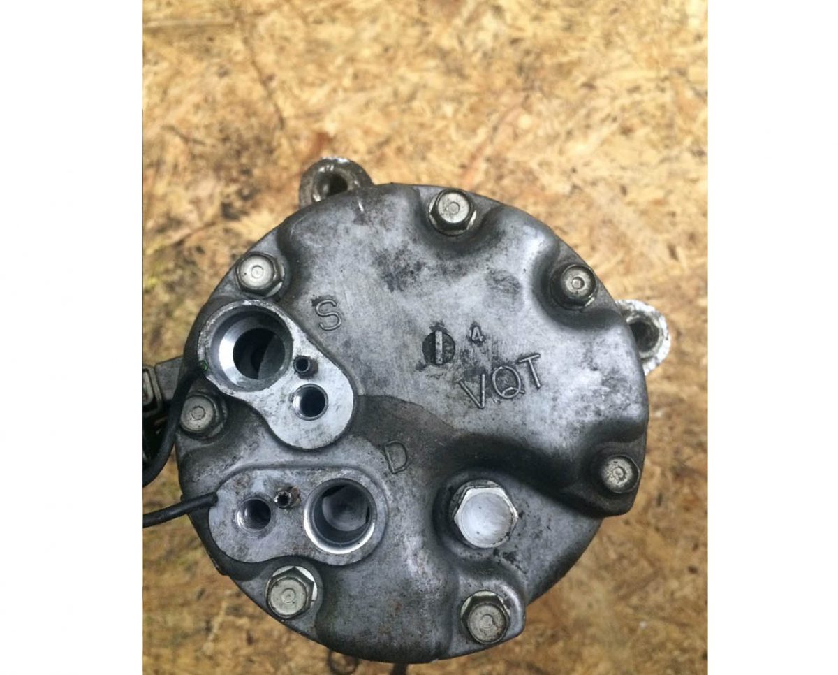 Компрессор кондиционера 1J0820803A