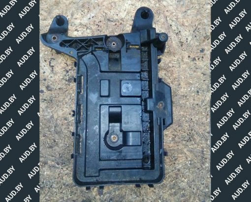 Площадка под АКБ 1K0915333B VW Touran, Audi A3