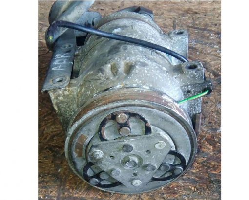 Компрессор кондиционера Audi A4 B5 Passat B5 8D0260805D.psd