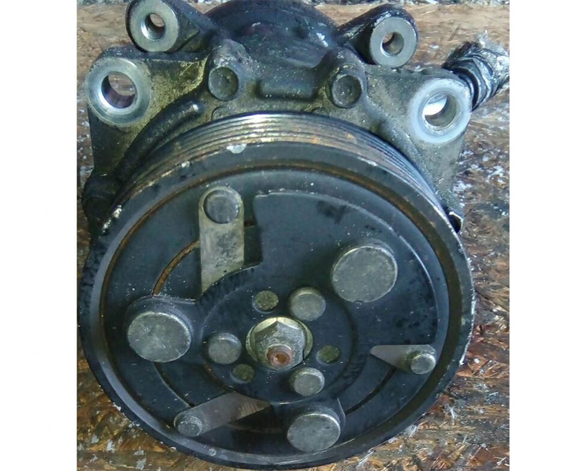 Компрессор кондиционера GOLF 4 и тд 1J0820803K Компрессор кондиционера GOLF 4 и тд 1J0820803K