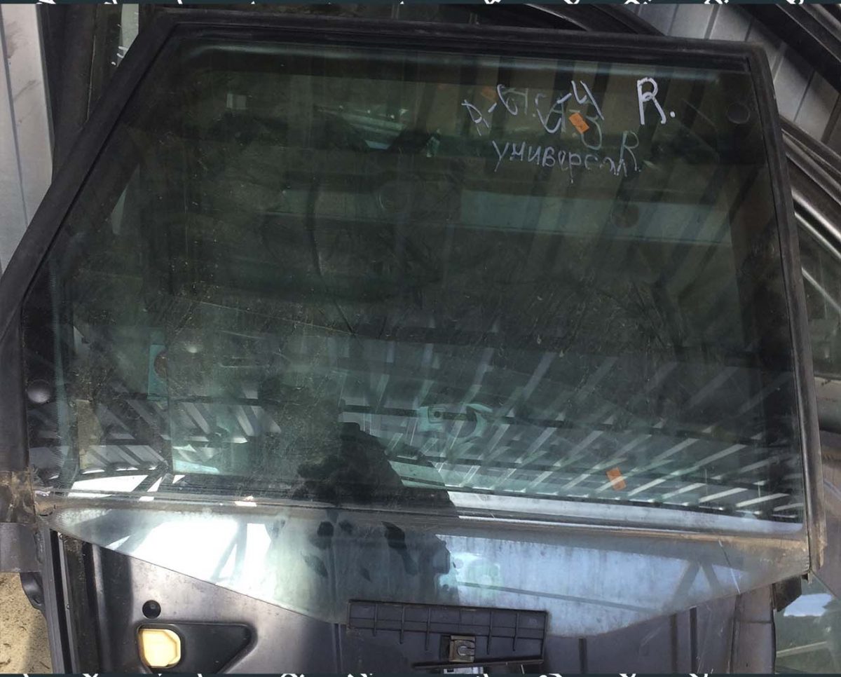 Стекло Audi C4 заднее левое универсал - купить на разборке в Минске Стекло Audi C4 заднее левое универсал - купить на разборке в Минске