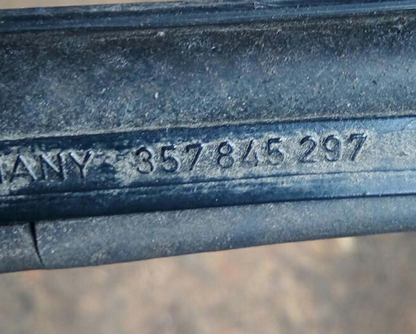 Стекло Фольксваген Пассат Б3 заднее левое седан кузовное 357845297 AS2 Стекло Фольксваген Пассат Б3 заднее левое седан кузовное 357845297 AS2