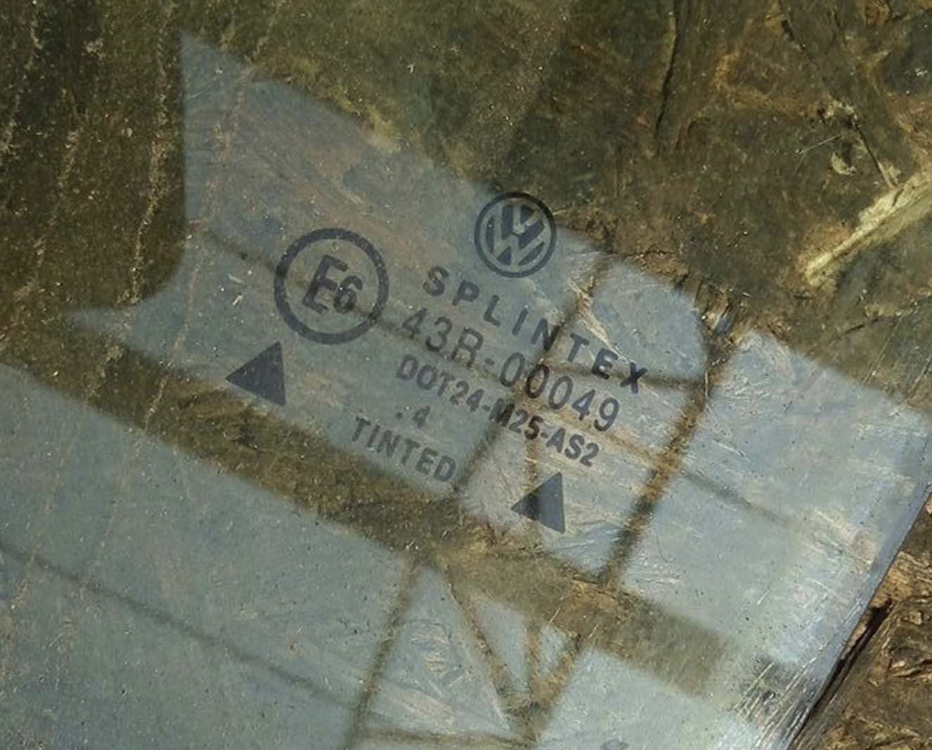 Стекло Фольксваген Пассат Б4 заднее левое седан AS2 купить в Минске