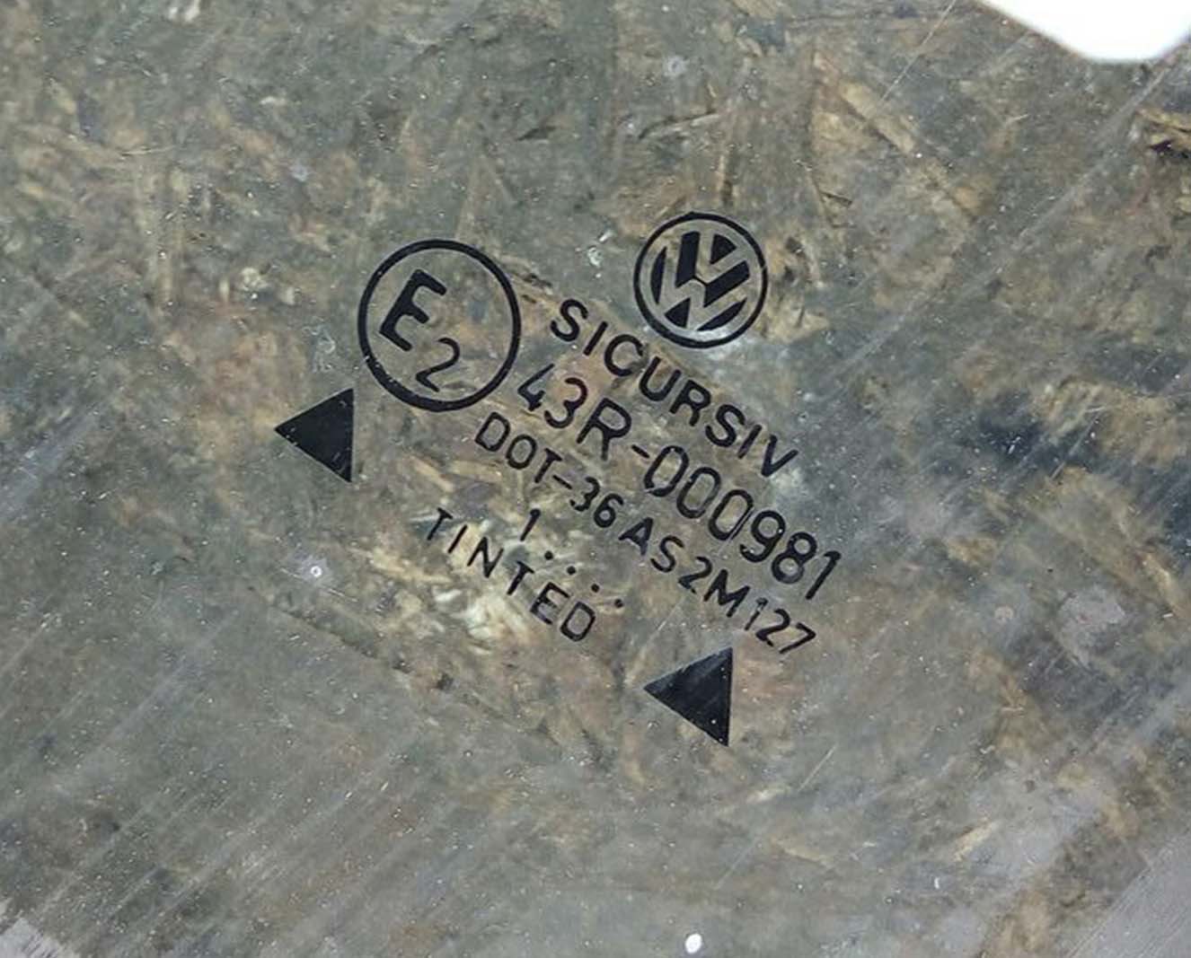 Стекло VW Пассат Б3 заднее левое универсал AS2 купить в Минске Стекло VW Пассат Б3 заднее левое универсал AS2 купить в Минске