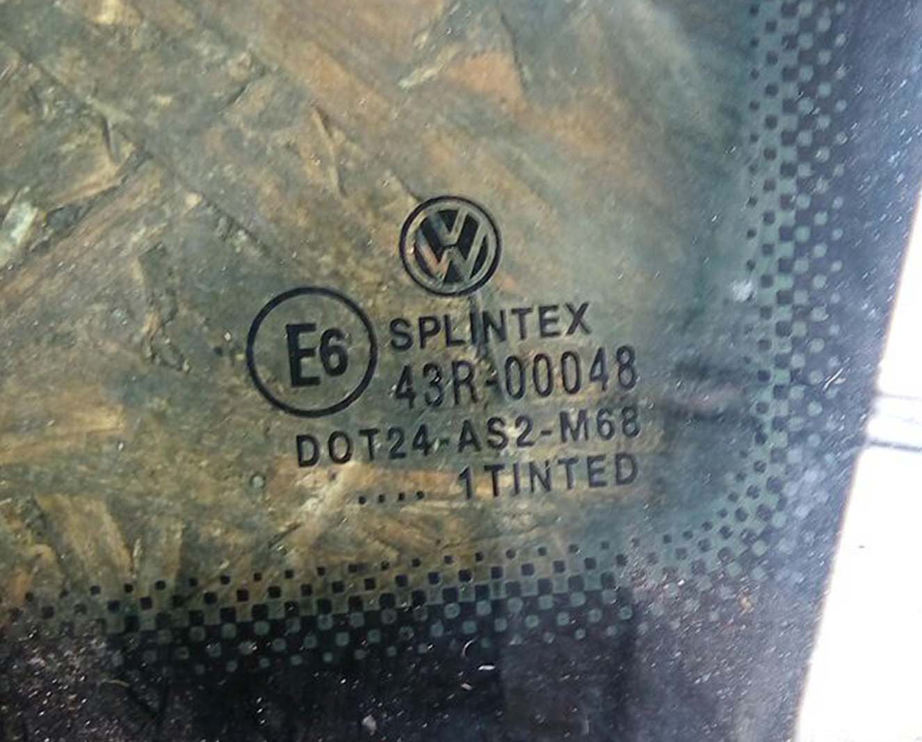 Стекло VW Passat B5 заднее левое седан неопускное 3B5845297D AS2