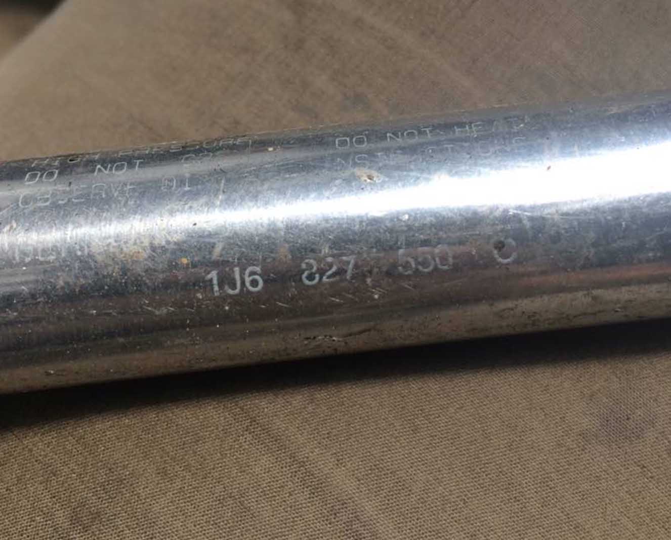 Амортизатор крышки багажника Volkswagen Passat B5 универсал 1J6827550C - купить в Минске Амортизатор крышки багажника Volkswagen Passat B5 универсал 1J6827550C - купить в Минске