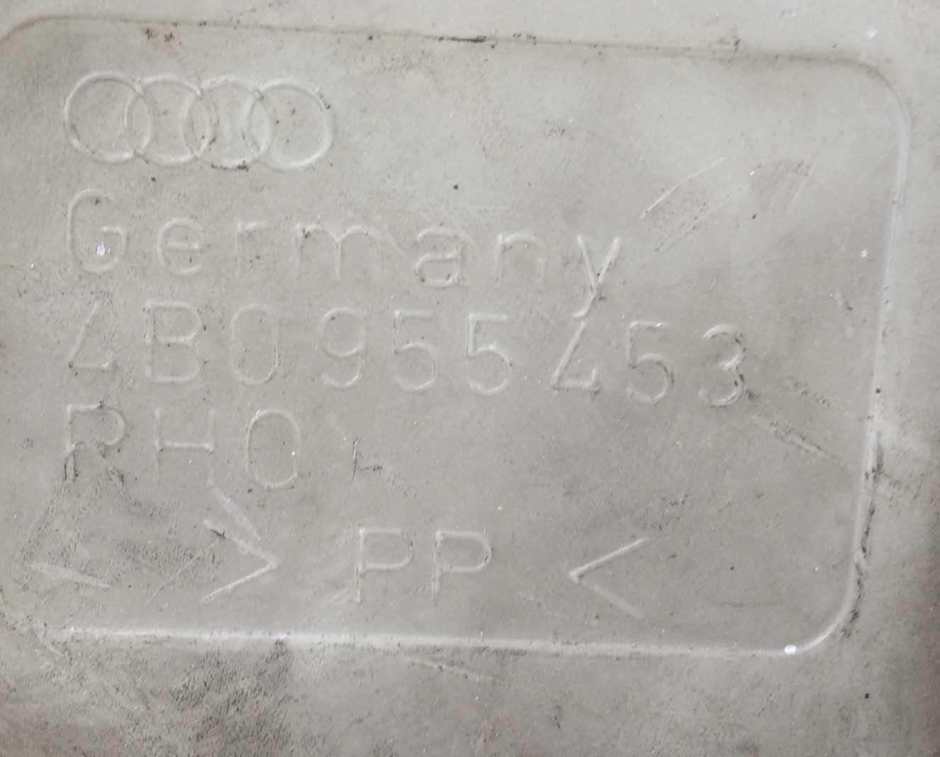 Бачок омывателя Ауди А6 С5 лобового стекла 4B0955453 - купить в Минске Бачок омывателя Ауди А6 С5 лобового стекла 4B0955453 - купить в Минске