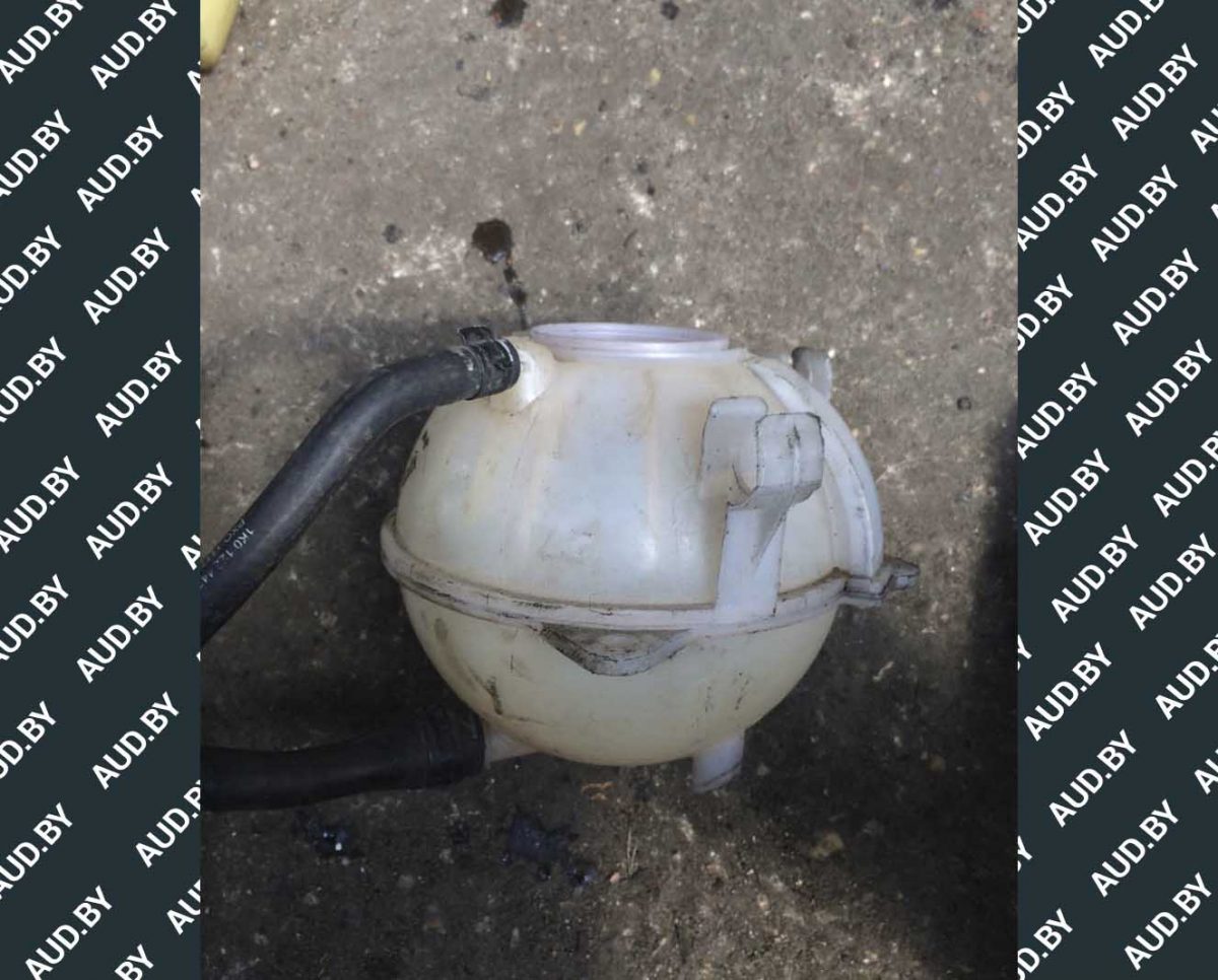 Бачок расширительный Audi A3 8P 1K0121407A - купить в Минске Бачок расширительный Audi A3 8P 1K0121407A - купить в Минске