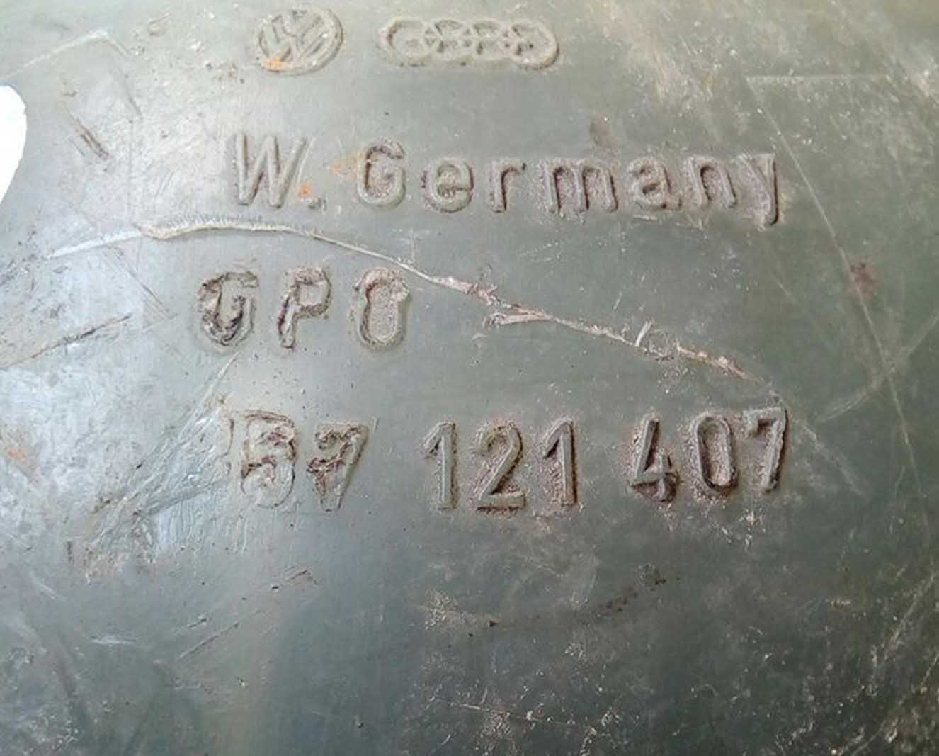 Бачок расширительный Volkswagen Passat B3 357121407 купить в Минске Бачок расширительный Volkswagen Passat B3 357121407 купить в Минске