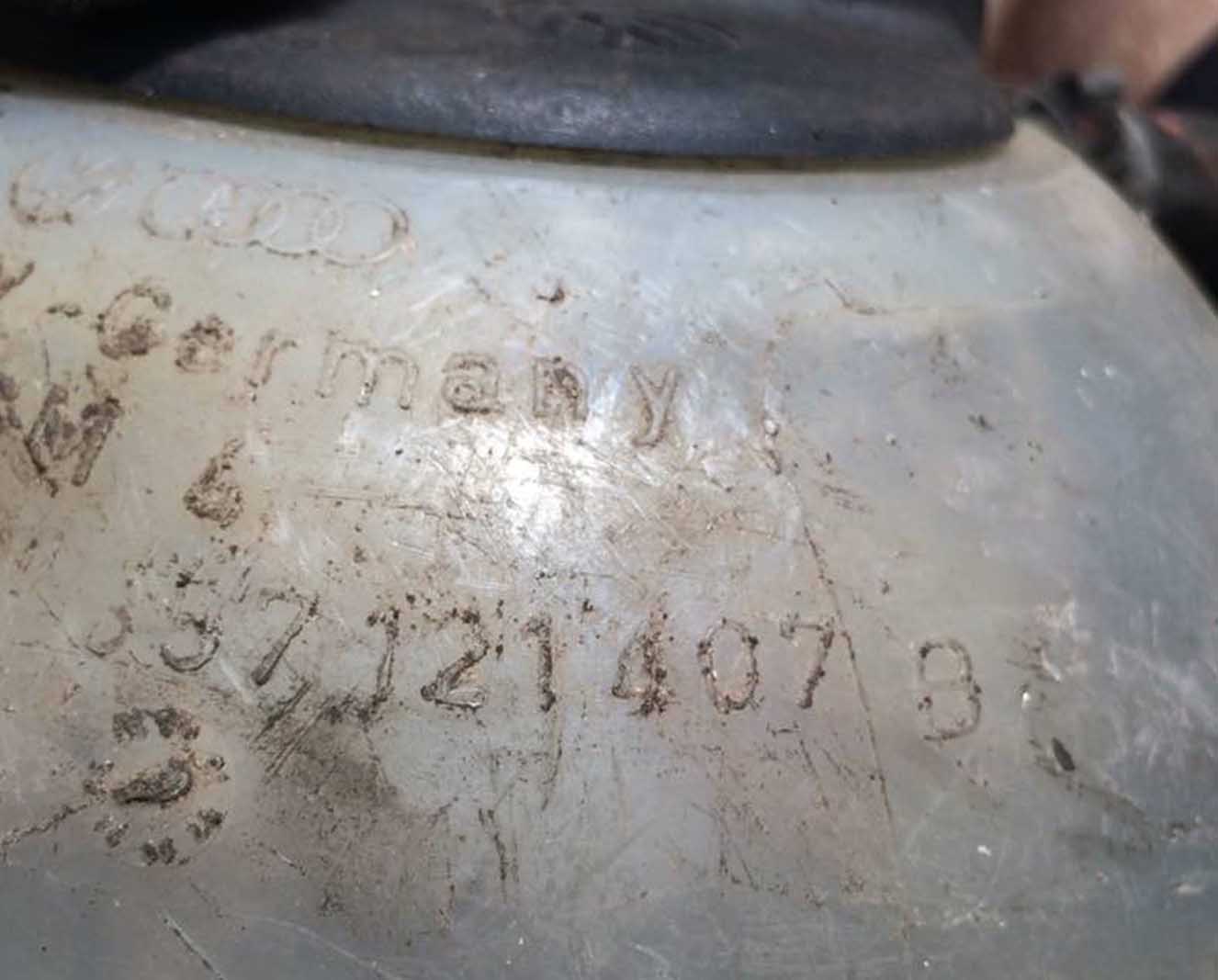 Бачок расширительный Volkswagen Passat B4 357121407B - купить в Минске Бачок расширительный Volkswagen Passat B4 357121407B - купить в Минске