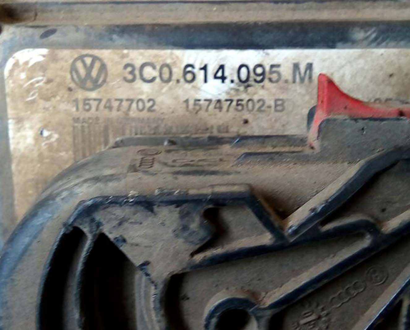 Блок ABS Volkswagen Passat B6 3C0614095M - купить в Минске Блок ABS Volkswagen Passat B6 3C0614095M - купить в Минске