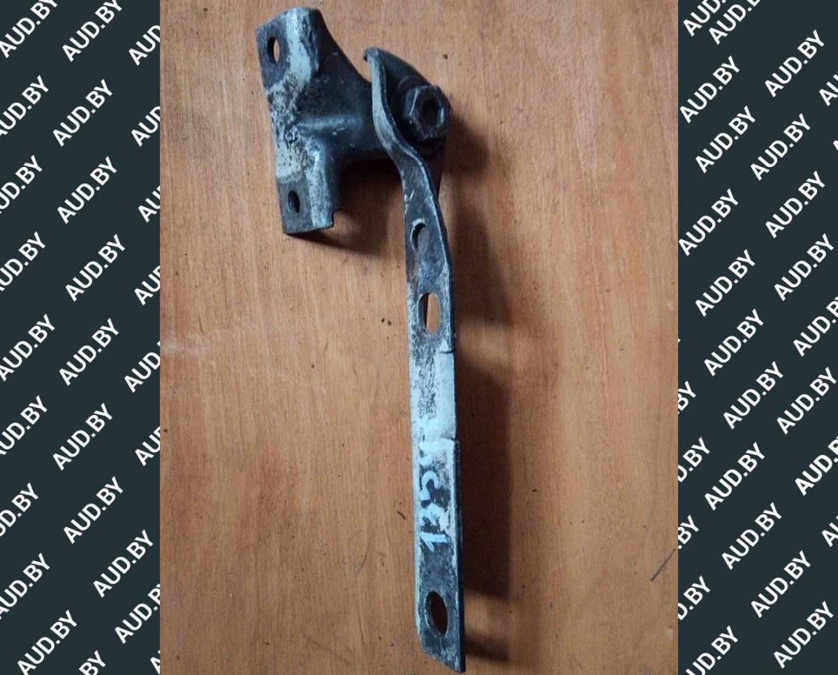 Петля капота Audi 80 B4 правая - купить на разборке в Минске Петля капота Audi 80 B4 правая - купить на разборке в Минске