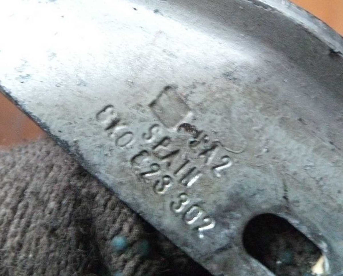 Петля капота Сеат Кордоба правая 6K0823302 - купить в Минске Петля капота Сеат Кордоба правая 6K0823302 - купить в Минске