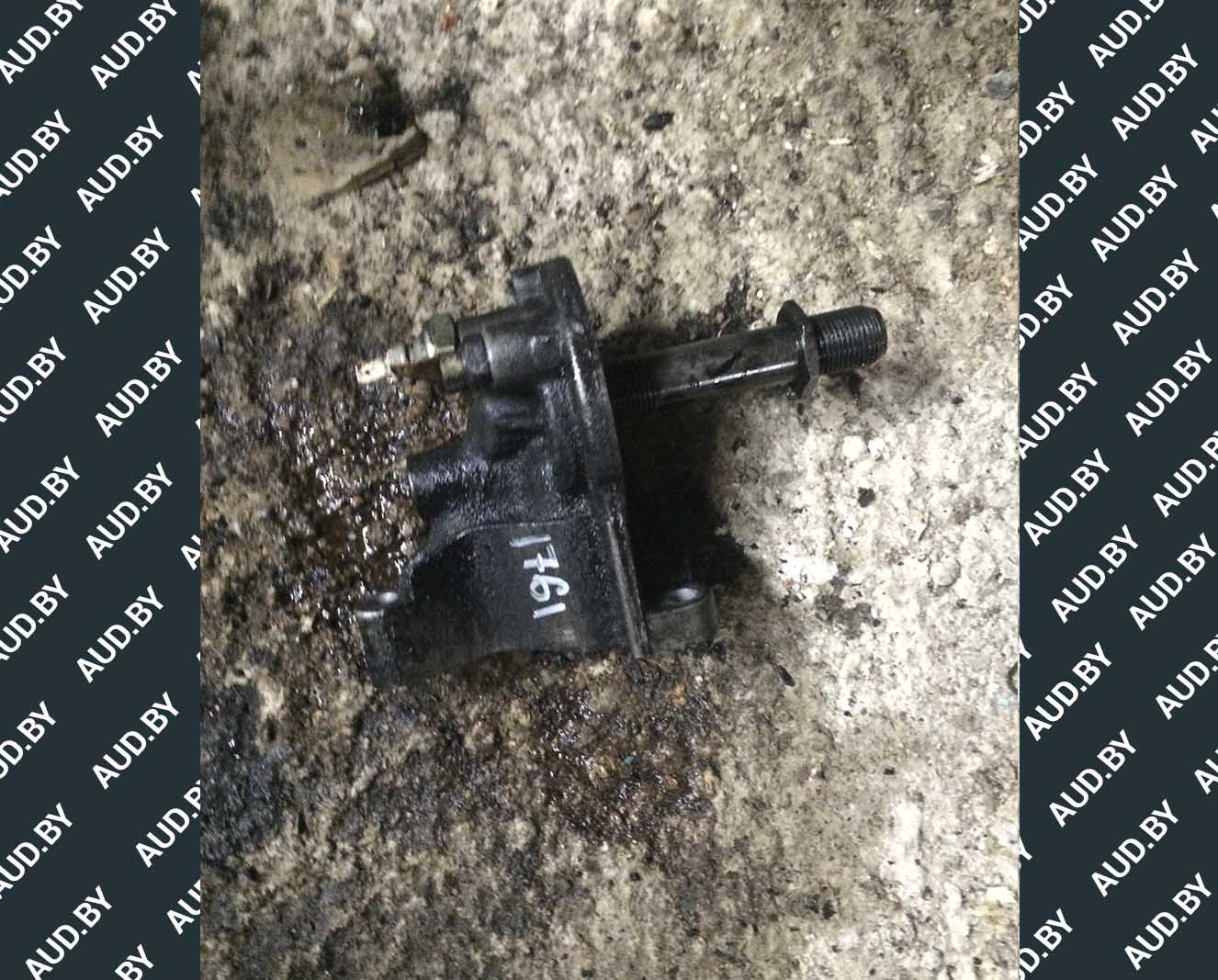 Кронштейн масляного фильтра 053115417A - купить в Минске Кронштейн масляного фильтра 053115417A - купить в Минске