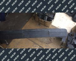 Губа переднего бампера Volkswagen Passat B3