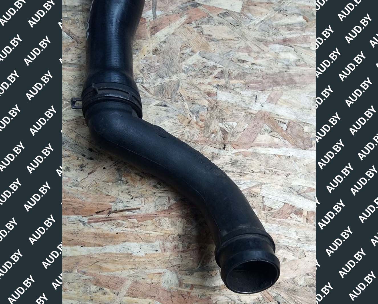 Патрубок интеркулера Volkswagen Golf 3 1H0145844E - купить в Минске Патрубок интеркулера Volkswagen Golf 3 1H0145844E - купить в Минске