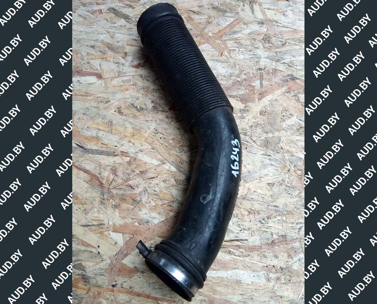 Патрубок воздушного фильтра Volkswagen Golf 3 1H0129627 - купить в Минске Патрубок воздушного фильтра Volkswagen Golf 3 1H0129627 - купить в Минске