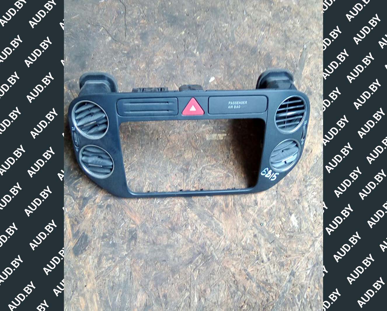 Рамка под магнитолу Volkswagen Golf Plus 5M0858071K - купить в Минске Рамка под магнитолу Volkswagen Golf Plus 5M0858071K - купить в Минске