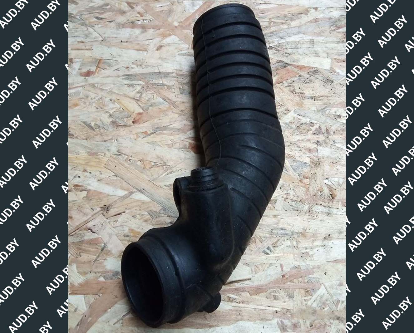 Воздуховод Volkswagen Passat B3 357129527R - купить в Минске Воздуховод Volkswagen Passat B3 357129527R - купить в Минске