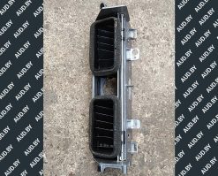 Дефлектор Volkswagen Phaeton центральный 3D1853578