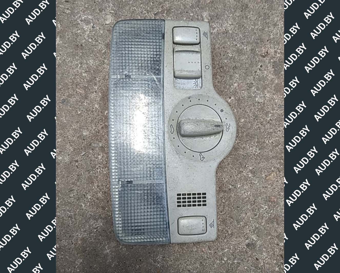 Фонарь салона Volkswagen Golf 4 передний 1J0947105 - купить в Минске Фонарь салона Volkswagen Golf 4 передний 1J0947105 - купить в Минске