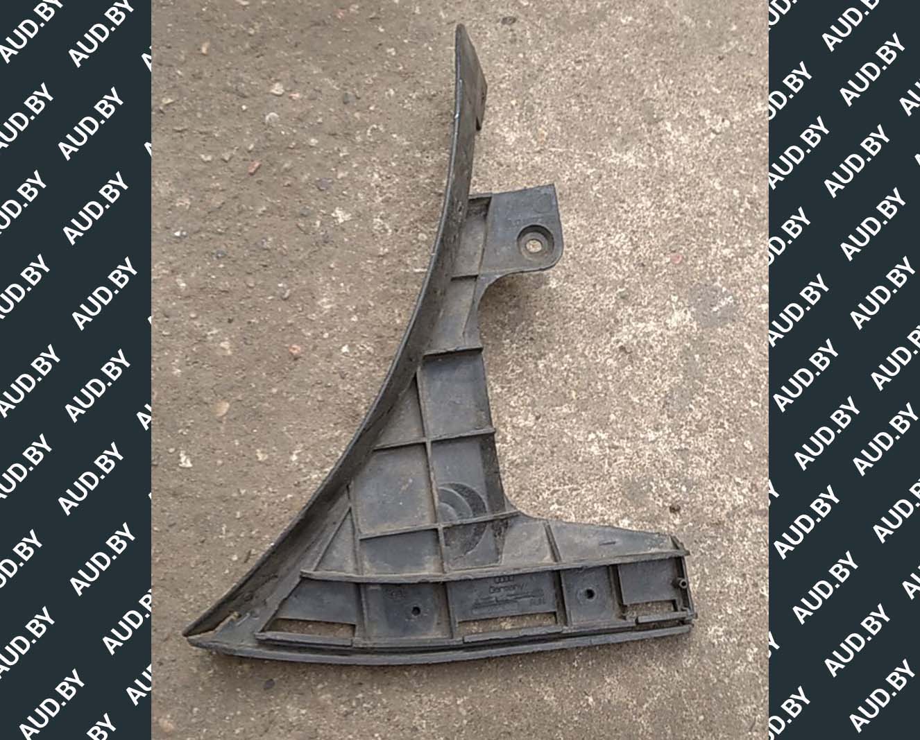 Крепление заднего бампера Audi A3 8L правое 8L0807378 - купить в Минске Крепление заднего бампера Audi A3 8L правое 8L0807378 - купить в Минске