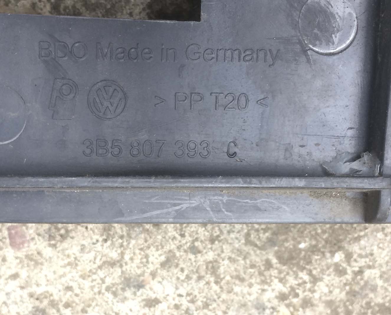 Крепление заднего бампера Volkswagen Passat B5 левое седан 3B5807393C - купить в Минске Крепление заднего бампера Volkswagen Passat B5 левое седан 3B5807393C - купить в Минске