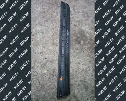 Молдинг двери Audi A4 B7 задней правой нижний