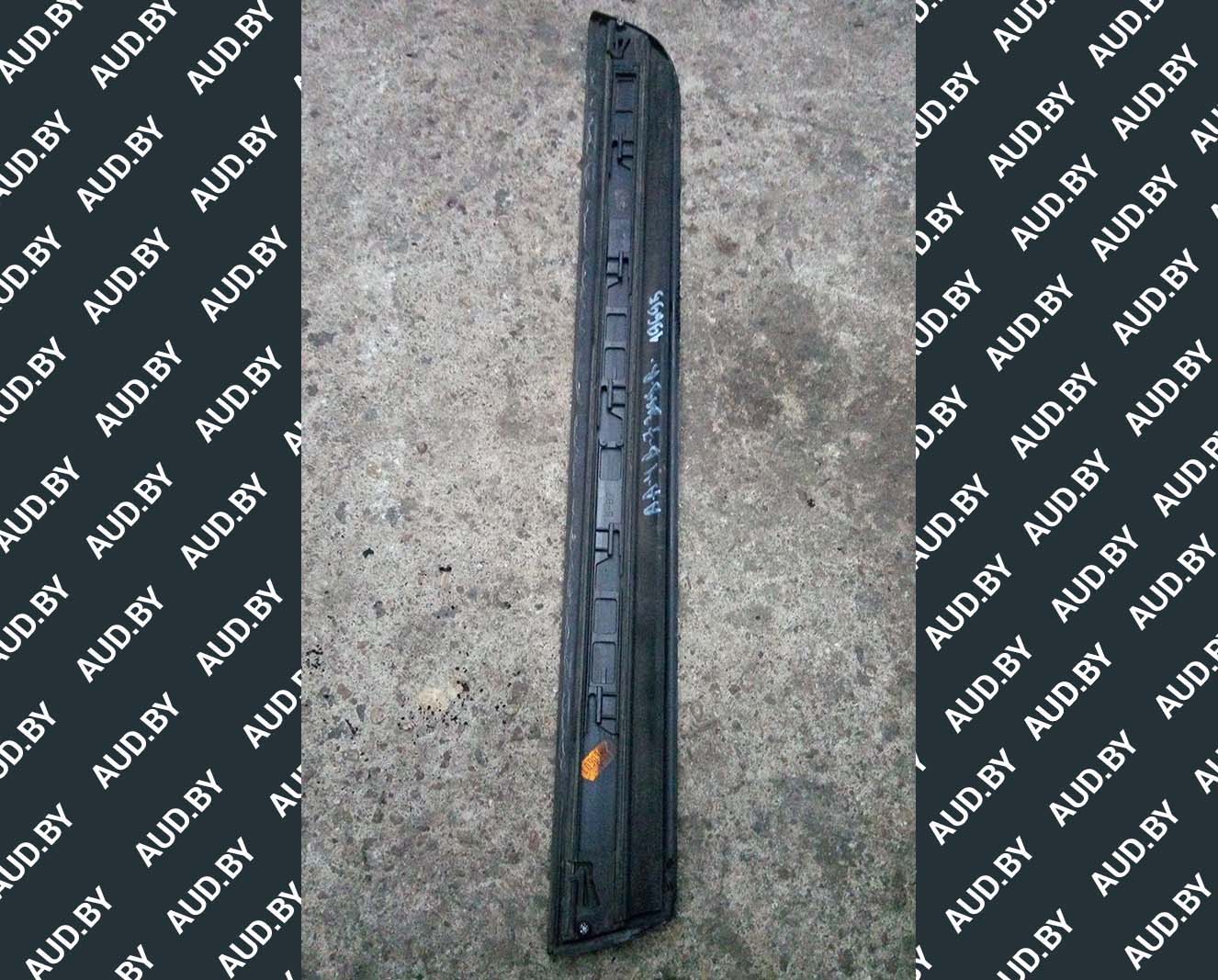 Молдинг двери Audi A4 B7 задней правой нижний Молдинг двери Audi A4 B7 задней правой нижний