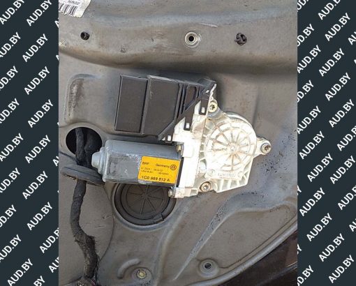 Моторчик стеклоподъемника Volkswagen Golf 4 задний правый 1C0959812A