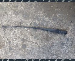 Поводок стеклоочистителя Skoda Felicia передний 441978590558