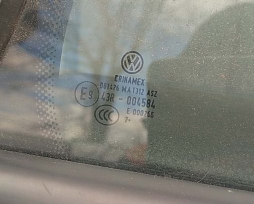 Стекло двери Volkswagen Golf 5 заднее правое неопускное универсал AS2 - купить в Минске